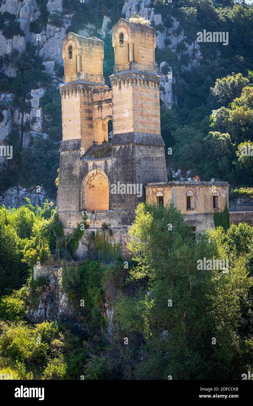 Francia, Vaucluse, riserva naturale regionale del Luberon, Mirabeau, pilastri di Pont Mirabeau sopra la Durance Foto Stock