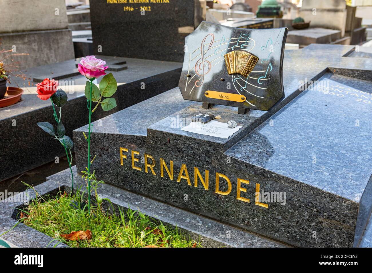 Francia, Parigi, cimitero di Passy, tomba di Fernandel Foto Stock