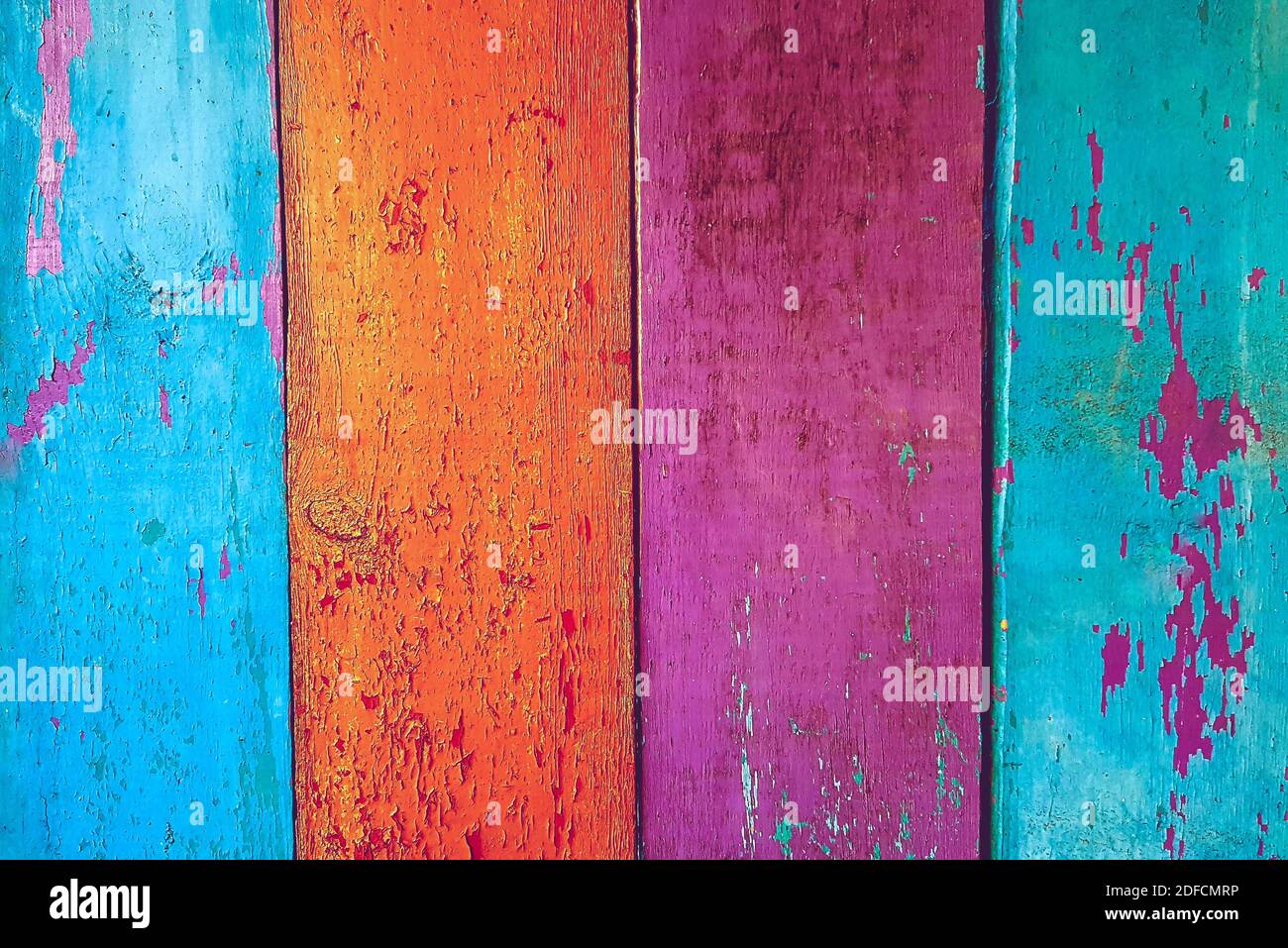 Tavole di legno colorate e shabby. Sfondo in legno d'epoca. Foto Stock