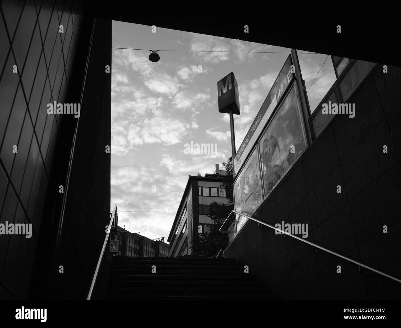 Ingresso di una stazione della metropolitana a Helsinki, Finlandia. Foto Stock
