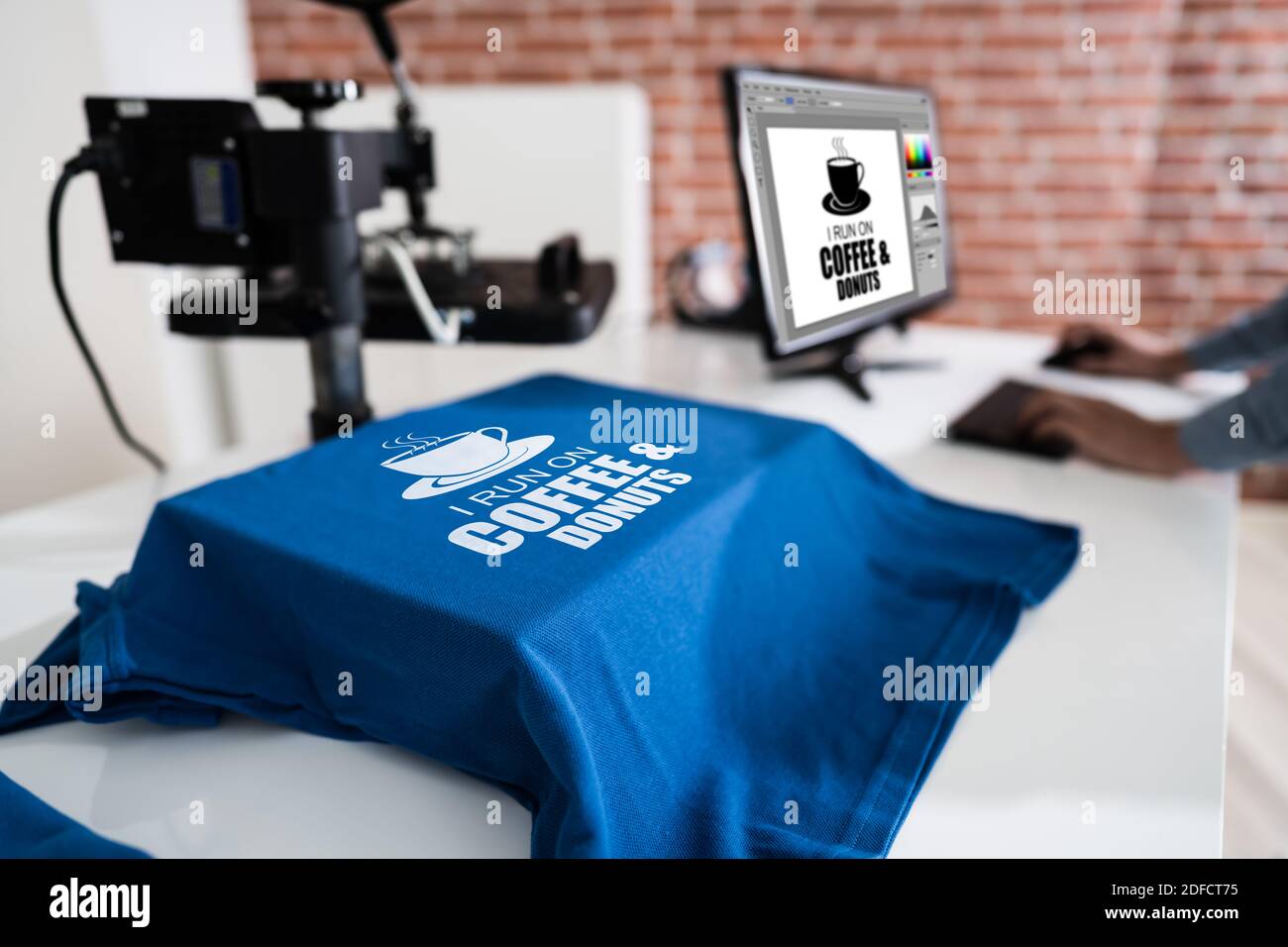 Stampa di magliette con trasferimento termico. Merchandising TShirt Foto Stock