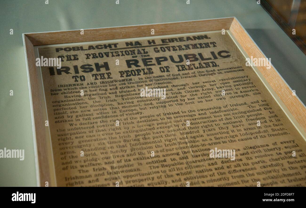 La proclamazione della Repubblica Irlandese nella Biblioteca Long Room del Trinity College a Dublino. Foto Stock