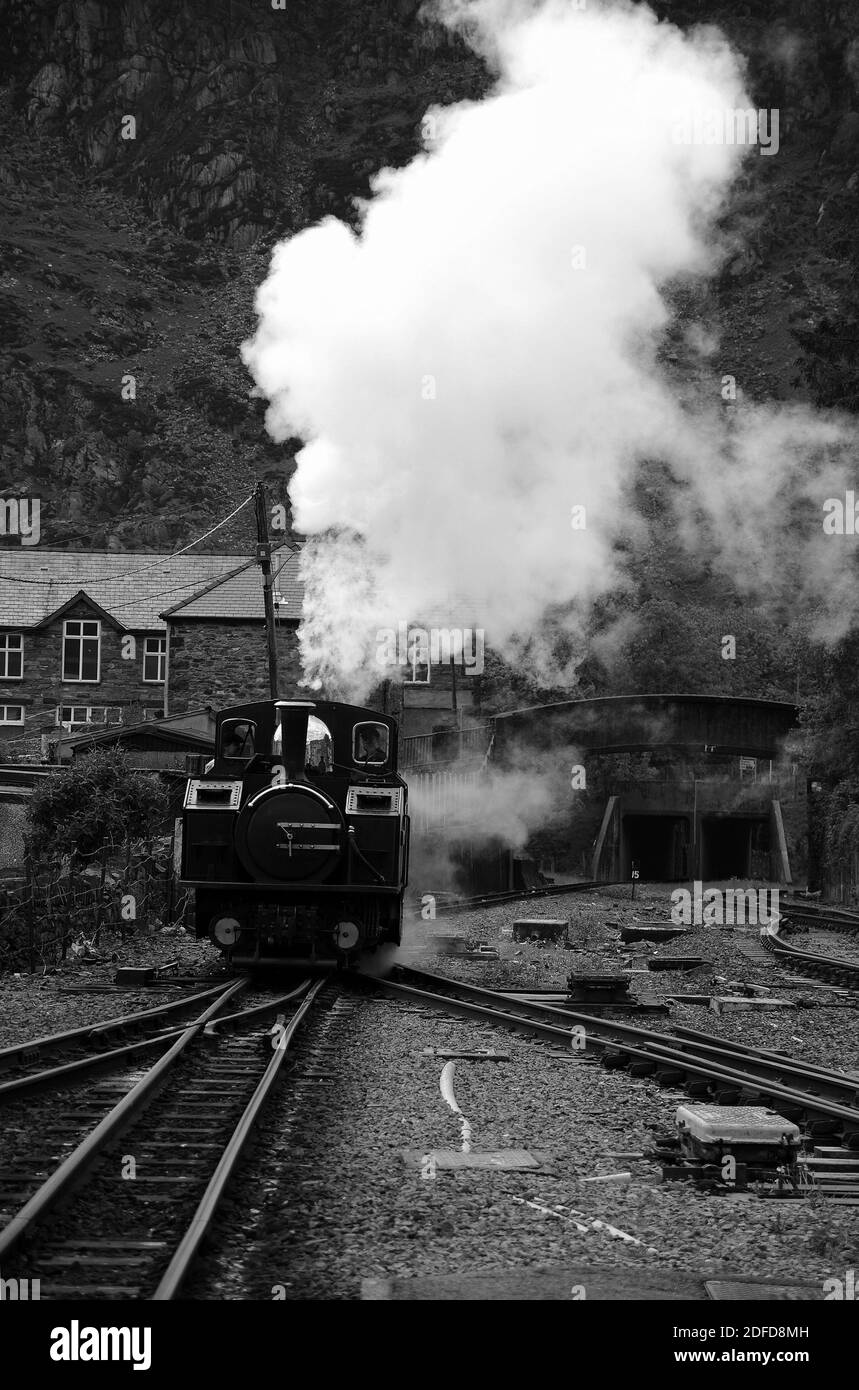 'Earl of Meirioneth / Iarll Meirionnydd' girando a Blaenau Ffestiniog. Foto Stock