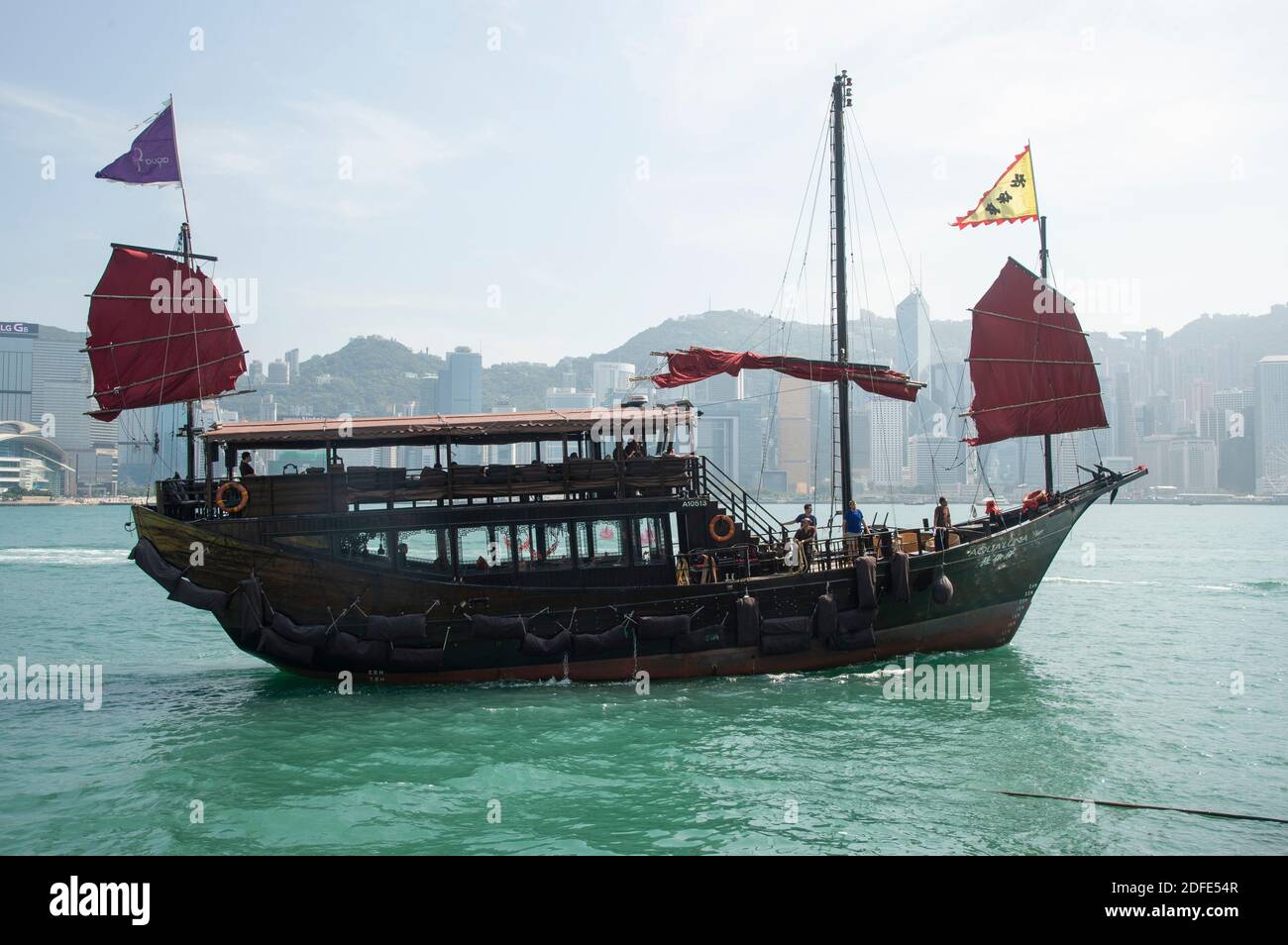 Barca turistica, Victoria Harbour, Hong Kong, Cina Foto Stock