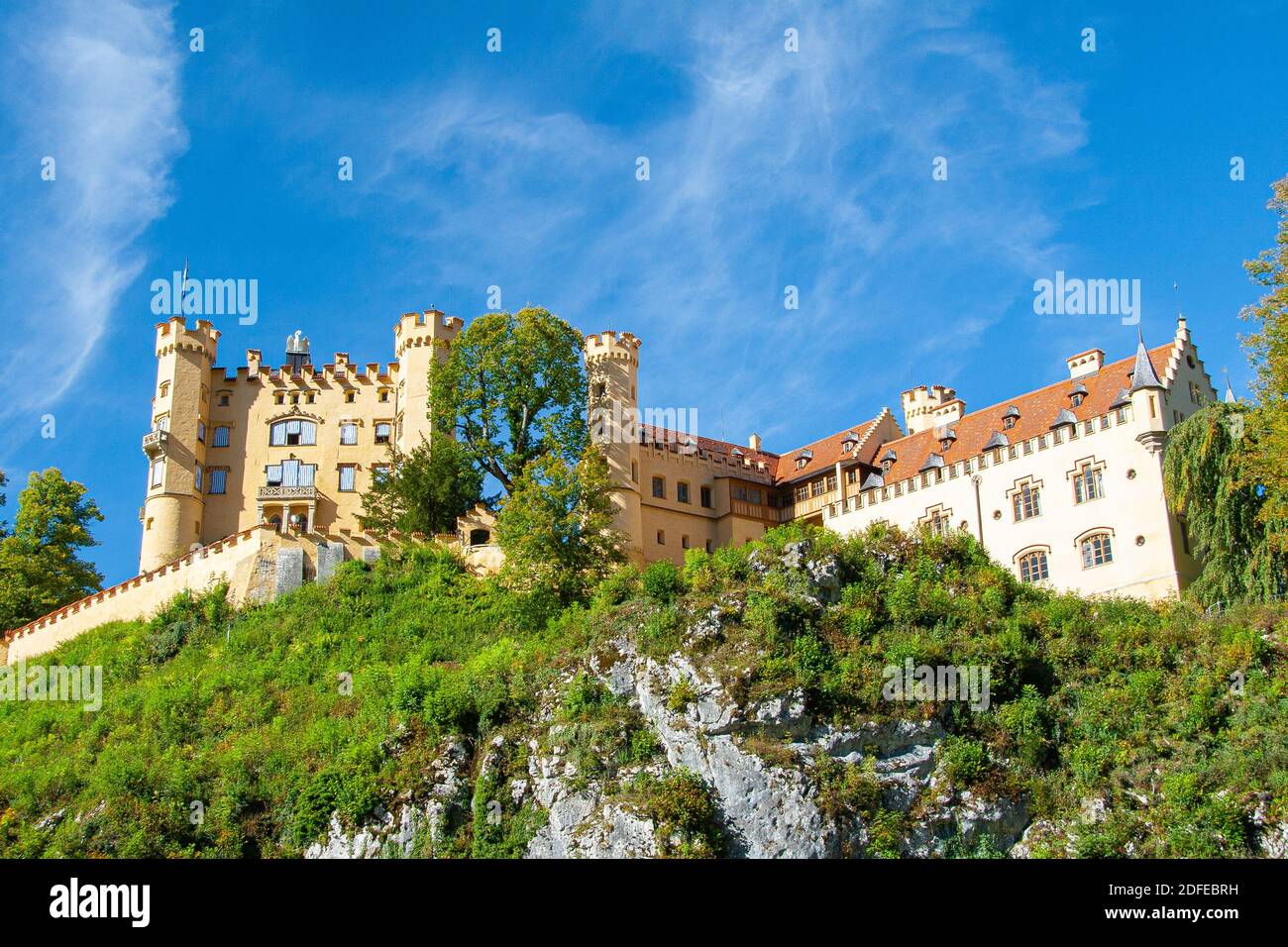 Vista della facciata del famoso castello di Hohenschwangau Foto Stock