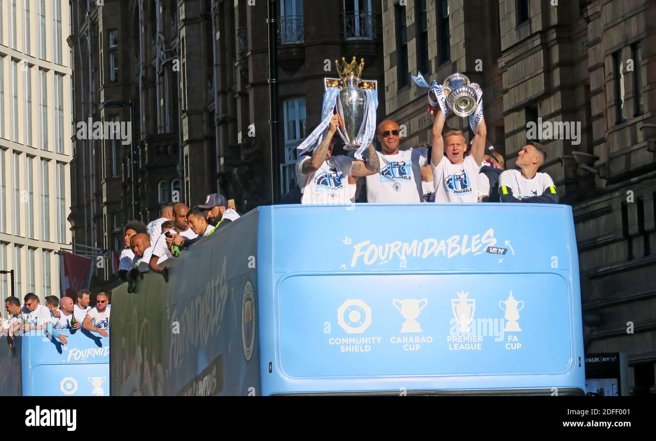 Fourmidables, MCFC, Manchester City Football Club, blues, Victory Parade, Peter Street, Manchester City Centre, North West England, UK, Cup Foto Stock