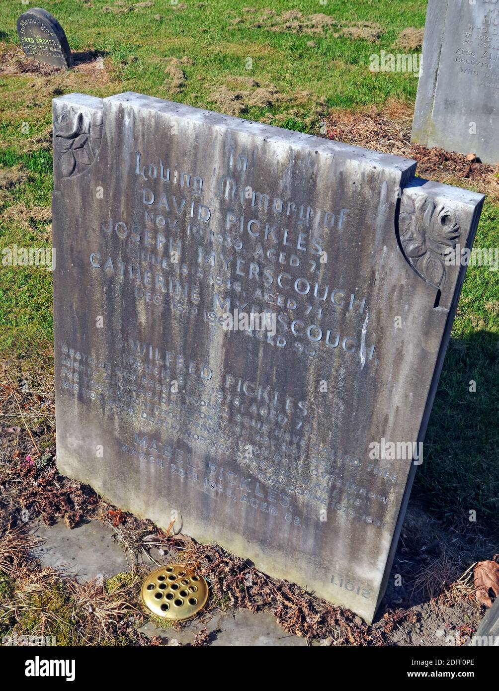 Wilfred Pickles, presentatore radio, Mabel Pickles grave, Southern Cemetery, Barlow Moor Road, Manchester, North West England, UK, M21 Foto Stock