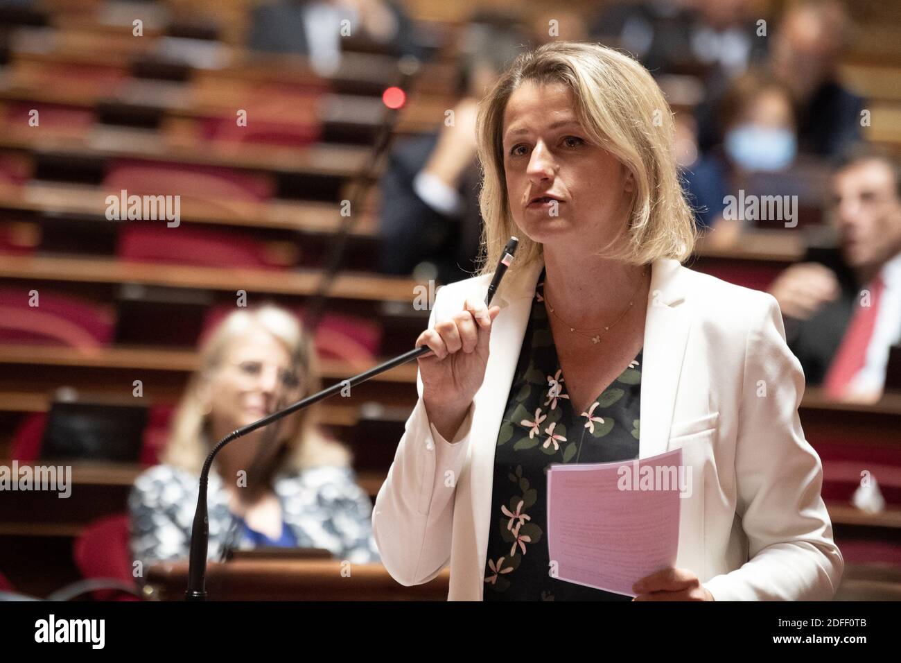 Il Ministro francese della transizione ecologica Barbara Pompili partecipa a una sessione di interrogazioni al governo al Senato, il 16 luglio 2020, a Parigi, Francia. Foto di David Niviere/ABACAPRESS.COM Foto Stock