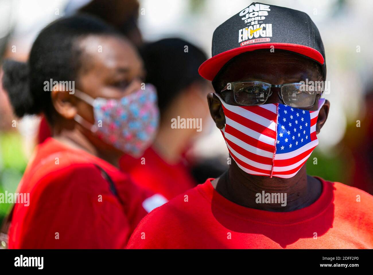 NO FILM, NO VIDEO, NO TV, NO DOCUMENTARIO - Thomas Azard, 65, partecipa a una protesta di National Strike for Black Lives fuori dal Miami Beach City Hall, FL, USA lunedì 20 luglio 2020. Foto di Matias J. Ocner/Miami Herald/TNS/ABACAPRESS.COM Foto Stock