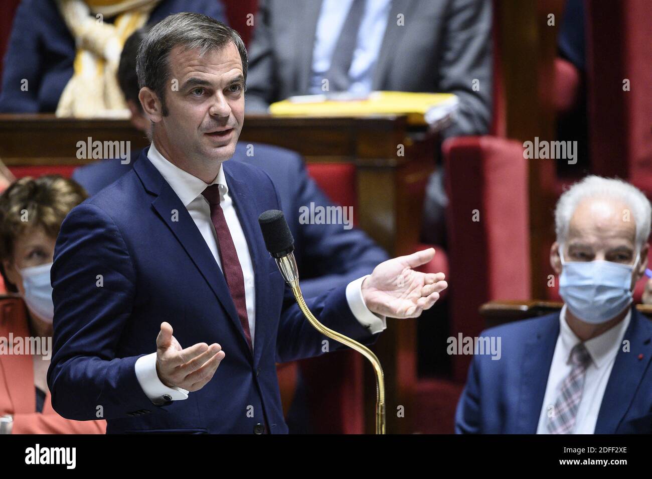 Il Ministro francese della sanità e della solidarietà Olivier Veran, gesti all'Assemblea nazionale il 21 luglio 2020. Foto di Eliot Blondt/ABACAPRESS.COM Foto Stock