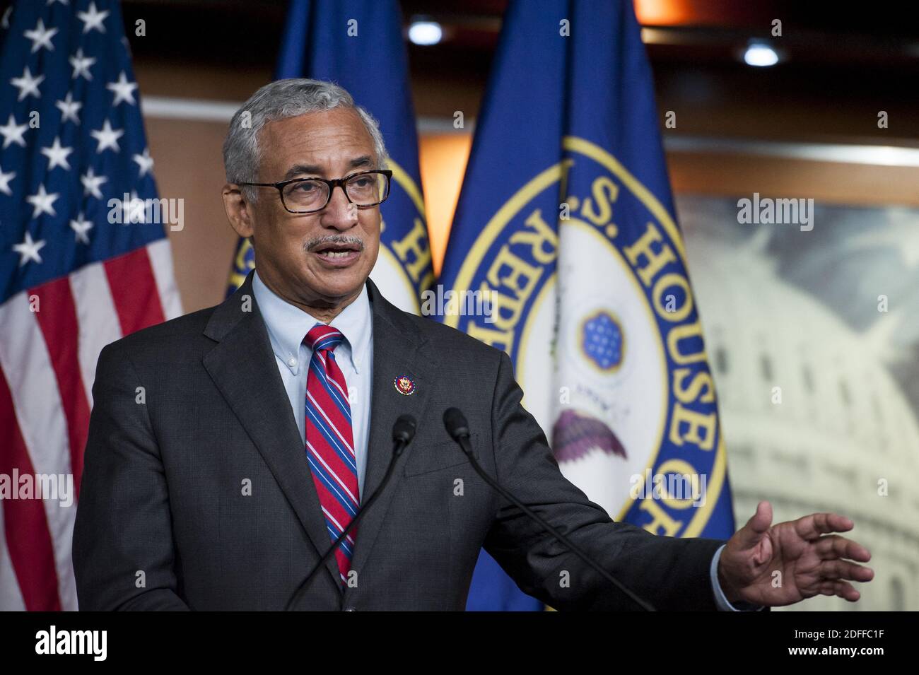 Il rappresentante degli Stati Uniti Bobby Scott (democratico della Virginia), si unisce al presidente della Camera dei rappresentanti degli Stati Uniti Nancy Pelosi (democratico della California), E altri Democratici della Camera per una conferenza stampa in vista dei voti della Camera su H.R. 7027 - The Child Care is Essential Act e H.R. 7327 - The Child Care for Economic Recovery Act, presso il Capitol Hill a Washington, DC, USA, mercoledì 29 luglio 2020. Foto di Rod Lamkey/CNP/ABACAPRESS.COM Foto Stock