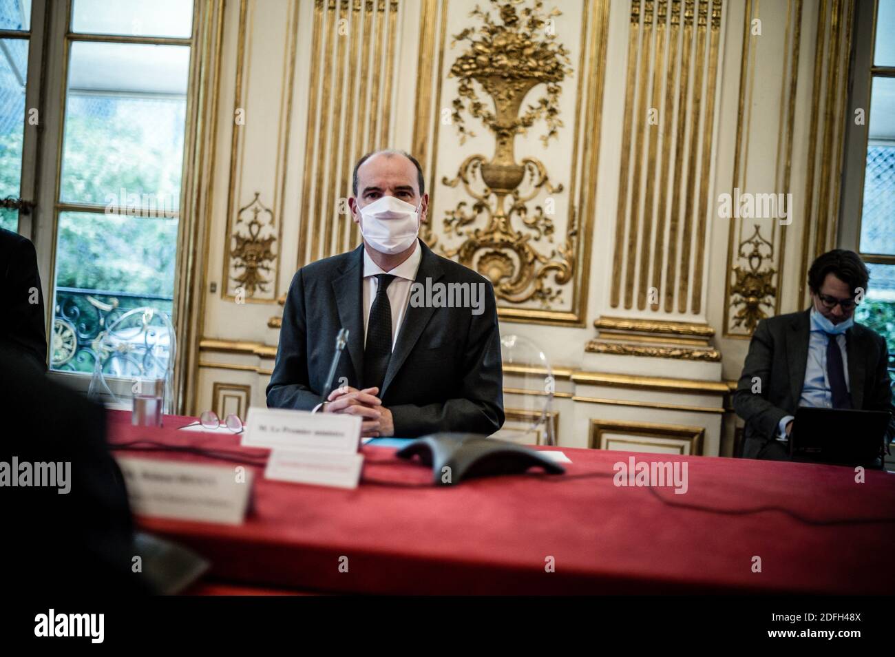 Jean CASTEX (primo Ministro), Bruno LE MAIRE (Ministro dell'Economia, delle Finanze e della ripresa), e Alain GRISET, Ministro responsabile delle piccole e medie imprese incontrano i rappresentanti del settore alberghiero, dei caffè e della ristorazione. Hotel de Matignon, Parigi, Francia, 29 settembre 2020. Foto di Nicolas Messyasz/pool/ABACAPRESS.COM Foto Stock