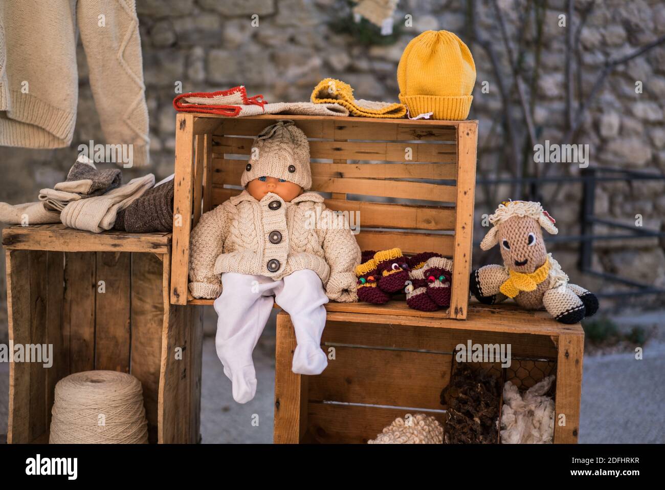 Mercato di strada nel villaggio Grignan, Francia, Europa Foto Stock