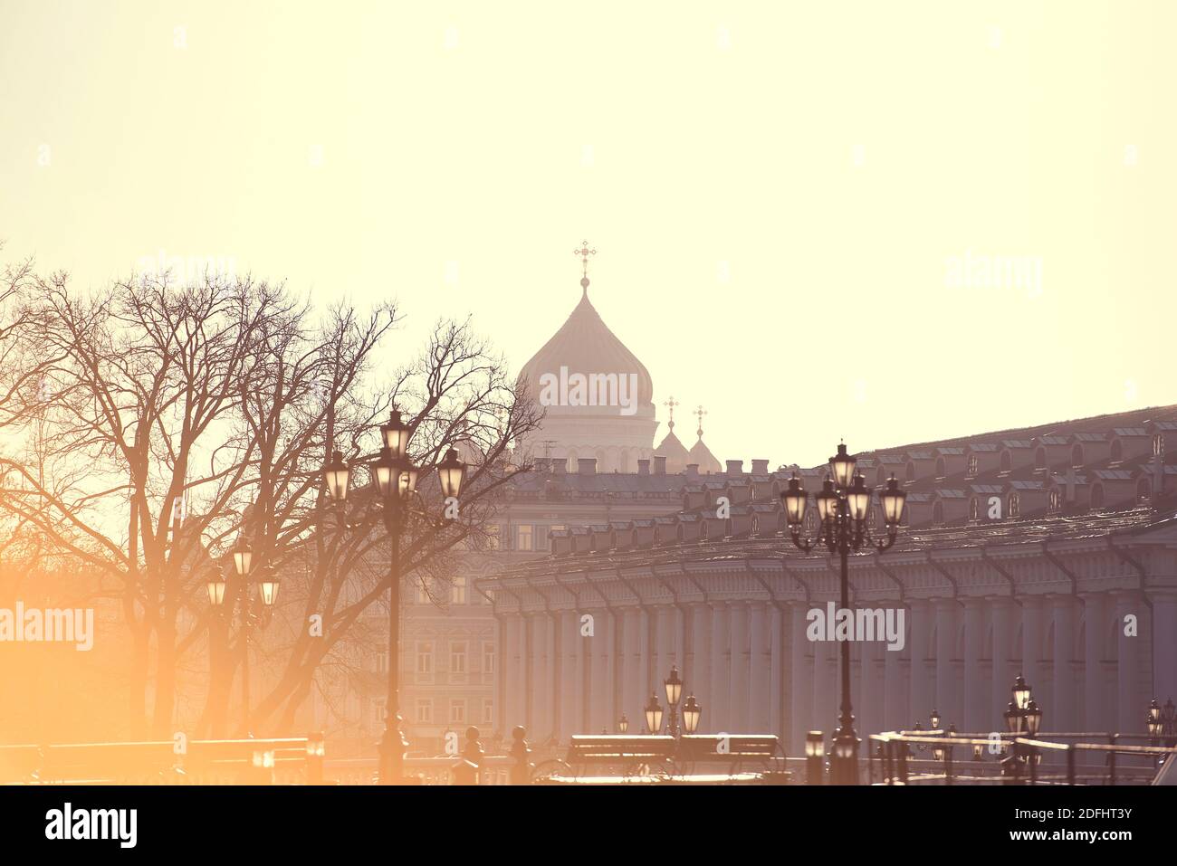 Tramonto durante la giornata invernale a Mosca, Russia Foto Stock