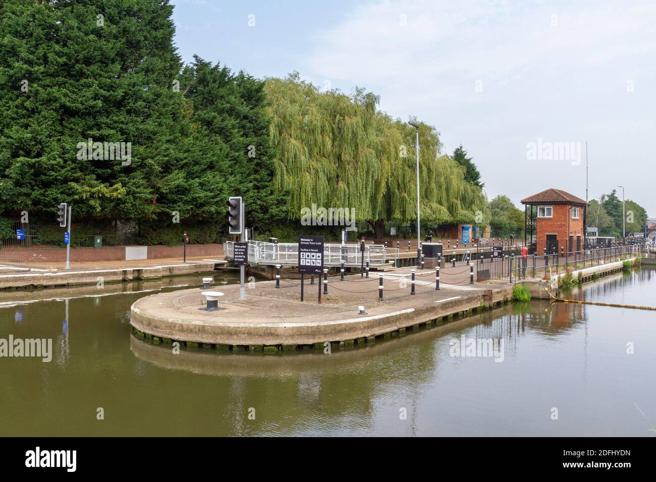 Newark Town Lock sul fiume Trent, Newark-on-Trent, Nottinghamshire, Regno Unito. Foto Stock