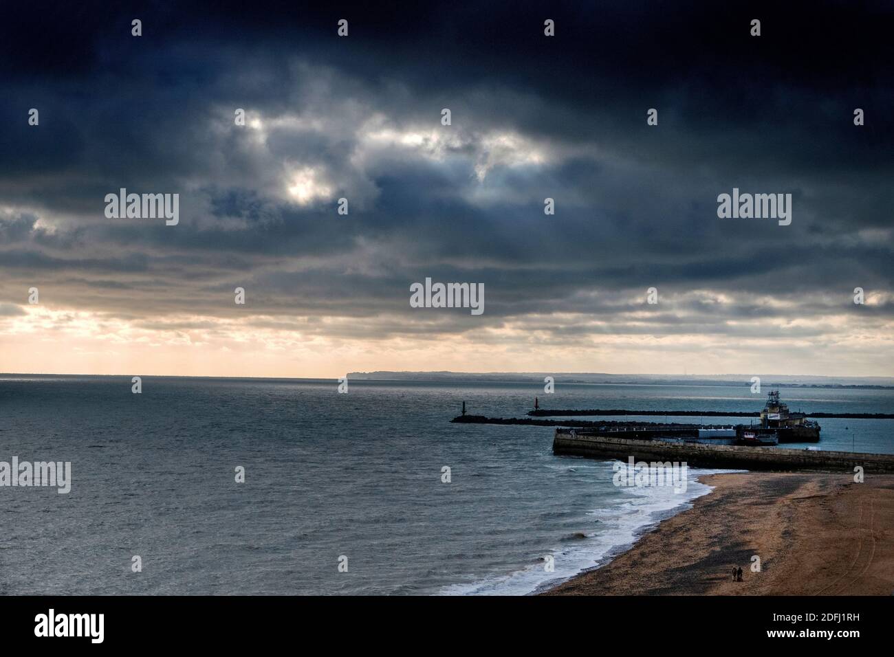 Tempesta invernale su Sandwich Bay Kent UK Foto Stock