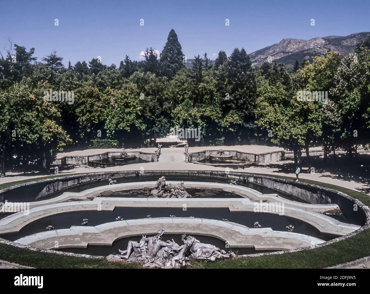 Fotografia analogica scansionata delle fontane del Palazzo reale di la Granja de San Ildefonso nella città di Segovia, Castiglia e Leon, Spagna, Europa Foto Stock