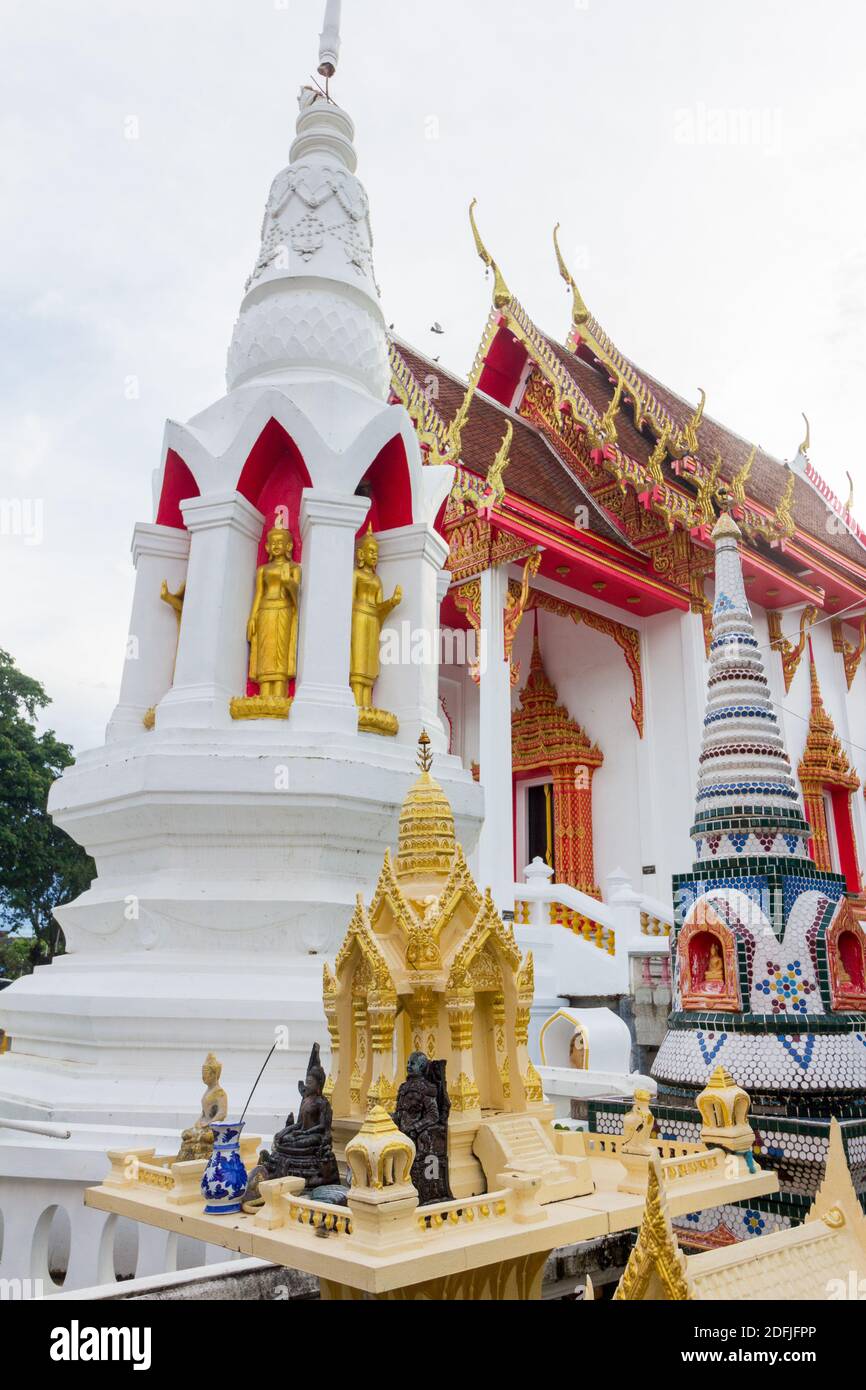 Templi buddisti thailandesi nella provincia di Phetchaburi in Thailandia Foto Stock