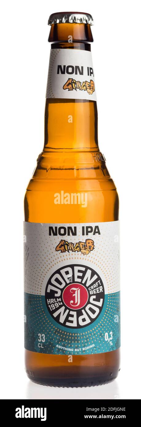 Bottiglia di birra allo zenzero non alcolica Jopen isolata su sfondo bianco Foto Stock