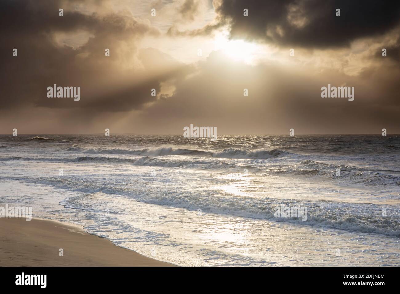 b eautiful tramonto luce sul Mare del Nord, Zeeland Foto Stock