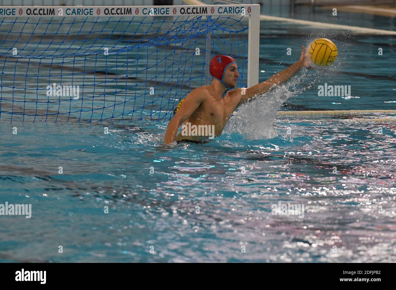 Savona, Italia. 5 dicembre 2020. Savona, Italia, Zanelli pool, 05 dicembre 2020, Thomm Florian (VK Radnicki) durante VK Radnicki vs OSC Potsdam - LEN Euro Cup Waterpolo Match Credit: Danilo Vigo/LPS/ZUMA Wire/Alamy Live News Foto Stock