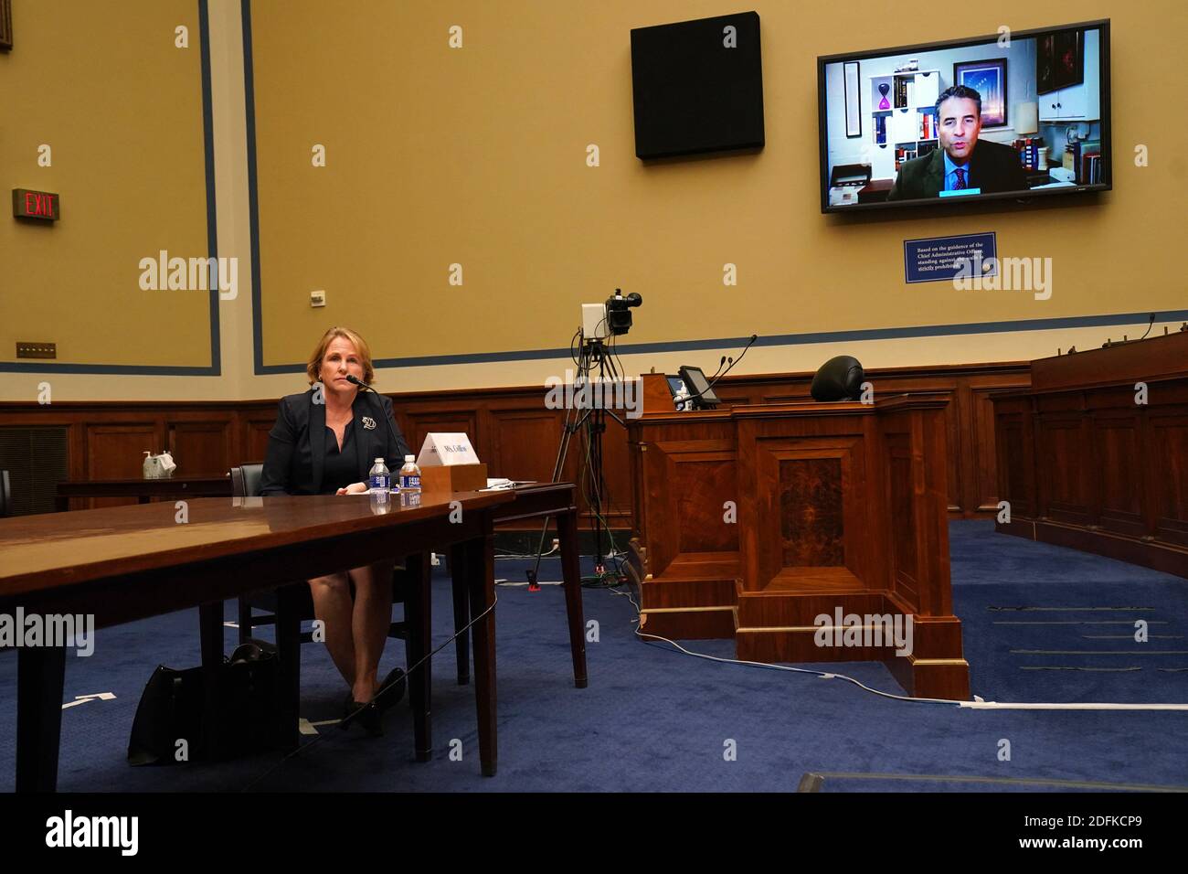 WASHINGTON, DC - 7 OTTOBRE: La sig.ra Erin M. Collins, Avvocata dei contribuenti nazionali del servizio Avvocato dei contribuenti, ascolta un'interrogazione di un membro della commissione per la vigilanza e la riforma della Camera durante un'audizione sul ruolo del servizio delle entrate interne durante la pandemia del 7 ottobre; 2020 a Washington, D.C. Foto di toni L. Sandys/Pool/ABACAPRESS.COM Foto Stock