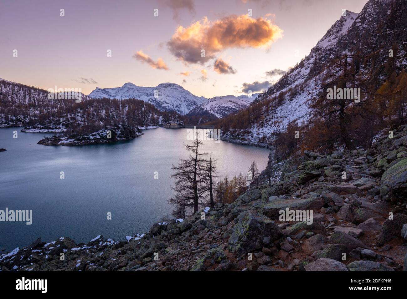 Tramonto autunnale al Lago Devero (Codelago). Alpe Devero, Val Devero, Val Antigorio, Val Ossola, Piemonte, Verbano Cusio Ossola, Italia. Foto Stock