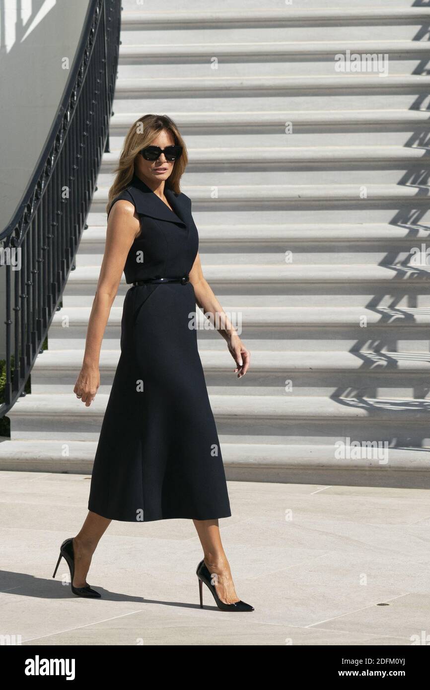 Il presidente Donald J. Trump e la prima signora Melania Trump escono dalla Casa Bianca, diretti a Nashville, Tennessee, dove parteciperà a un dibattito con il candidato presidenziale democratico Joe Biden.Washington, DC, USA, 22 ottobre 2020. Foto di Chris Kleponis/piscina/ABACAPRESS.COM Foto Stock