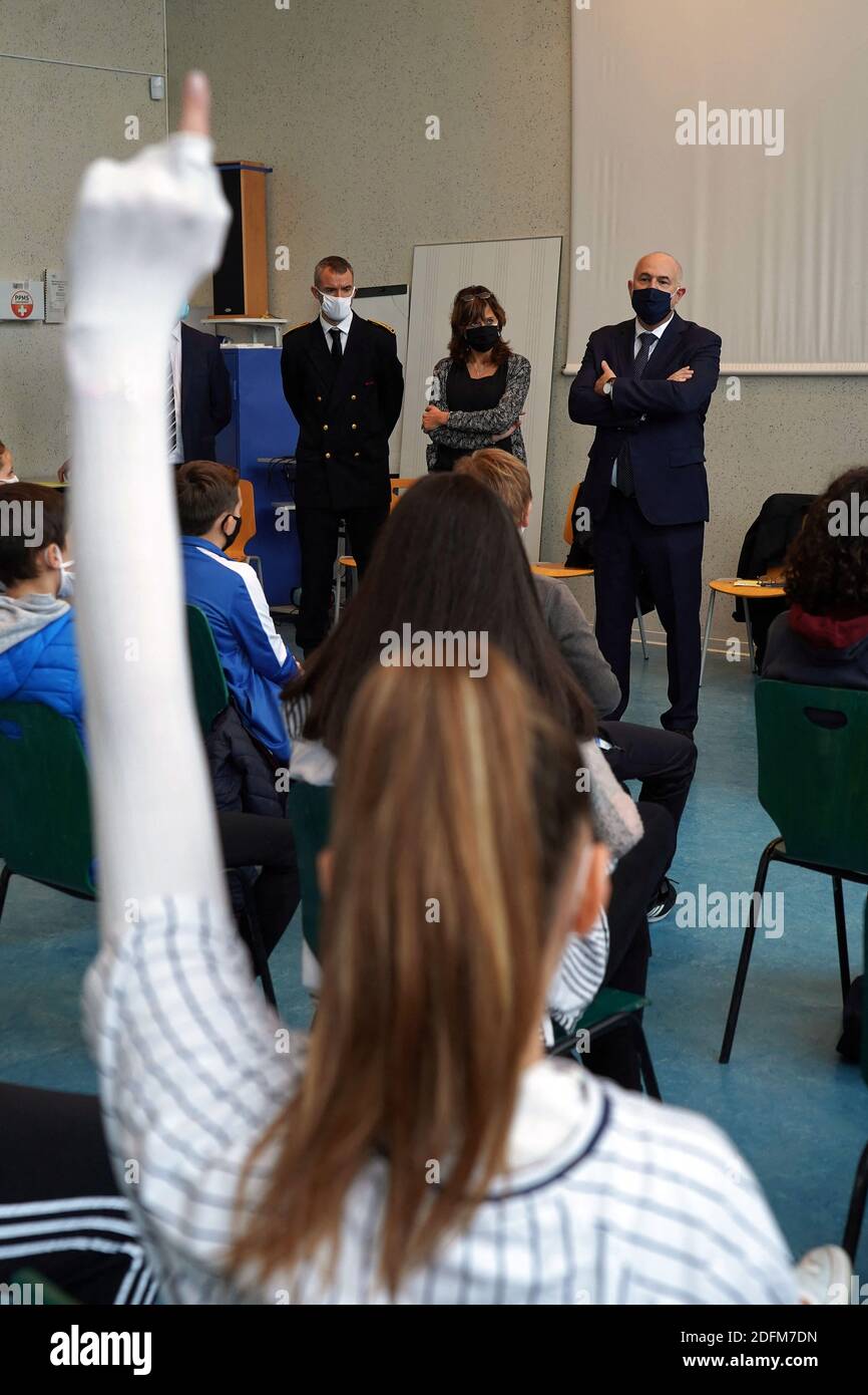 Partecipazione di Laurent Pietraszewski al tributo nazionale a Samuel Paty al collegio Jean Rostand di Armentieres, Francia settentrionale, il 02 novembre 2020. Foto di Sylvain Lefevre/ABACAPRESS.COM Foto Stock