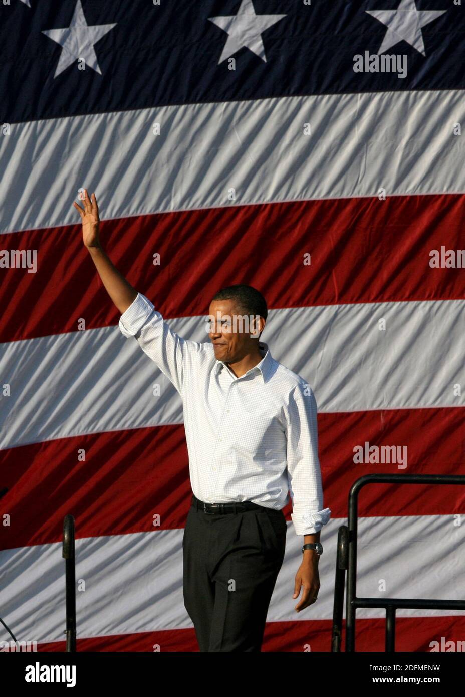 File photo - NO FILM, NO VIDEO, NO TV, NO DOCUMENTARIO - il presidente Barack Obama ha parlato ad un rally a Germantown, Pennsylvania, Domenica, 10 ottobre 2010. Il prossimo memoriale dell'ex presidente Barack Obama "A Promised Land" sarà rilasciato il 17 novembre in formato hardcover, digitale e audiolibro. Foto di Sarah J. Glover/Philadelphia Inquirer/MCT/ABACAPRESS.COM Foto Stock