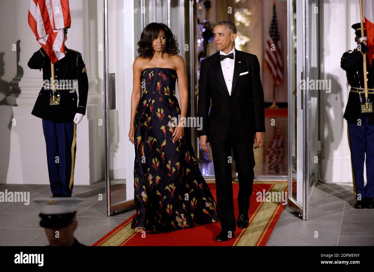 File photo - il presidente Barack Obama e la prima signora Michelle Obama arrivano per dare il benvenuto al primo ministro Trudeau e alla signora Sophie Grégoire Trudeau al Portico Nord della Casa Bianca 10 marzo 2016 a Washington, DC, USA. Il prossimo memoriale dell'ex presidente Barack Obama "A Promised Land" sarà rilasciato il 17 novembre in formato hardcover, digitale e audiolibro. Foto di Olivier Douliery/ABACAPRESS.COM Foto Stock
