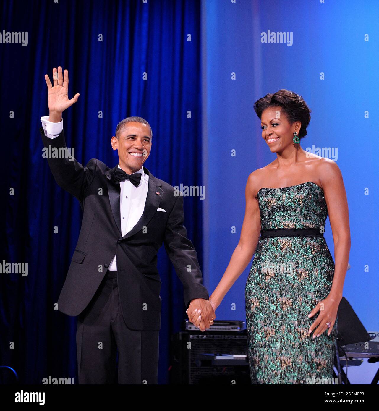 File photo - il presidente degli Stati Uniti Barack Obama e la prima signora Michelle Obama ondano durante il congresso Hispanic Caucus Institute?s 34th Annual Awards Gala al Washington Convention Center a Washington, DC, 14 settembre 2011. Il prossimo memoriale dell'ex presidente Barack Obama "A Promised Land" sarà rilasciato il 17 novembre in formato hardcover, digitale e audiolibro. Foto di Olivier Douliery/ABACAPRESS.COM Foto Stock