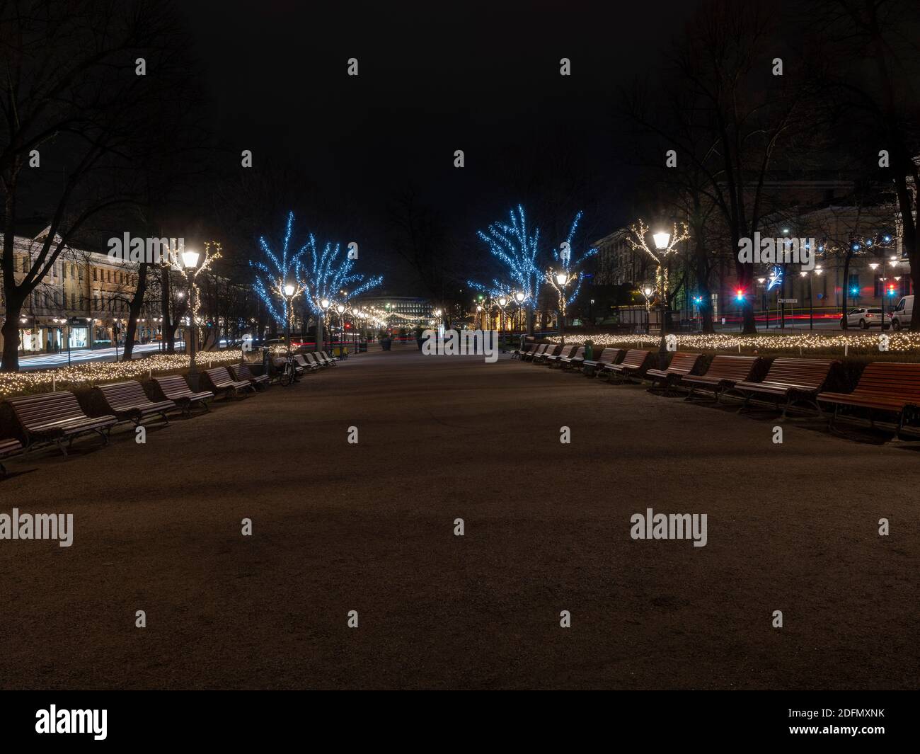 Helsinki/Finlandia - 5 DICEMBRE 2020: Le strade del centro di Helsinki sono vuote a causa delle restrizioni del coronavirus. Foto Stock