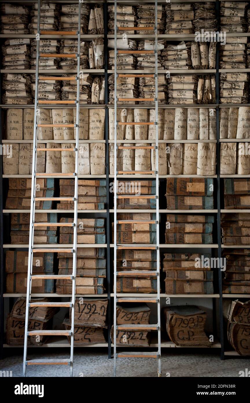 Archivio storico e fondazione banco di Napoli, Via Tribunali, Napoli Foto Stock