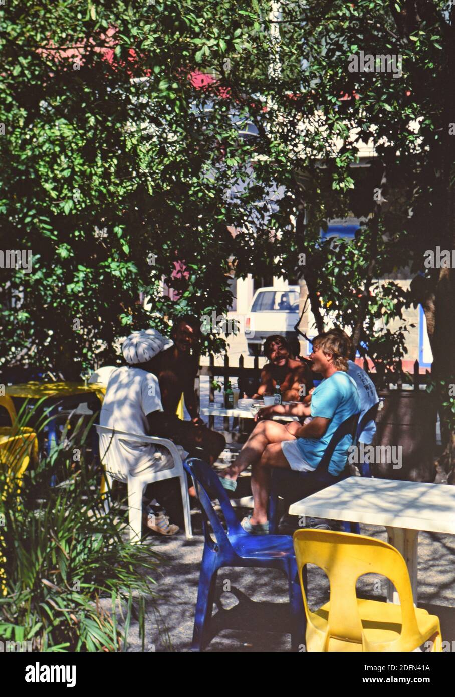 Anni '90 St. Barts (Saint Barthélemy) – 'le Select.' su cui Jimmy Buffett scrisse la canzone 'Cheeseburger in Paradise.' ca. 1991 Foto Stock