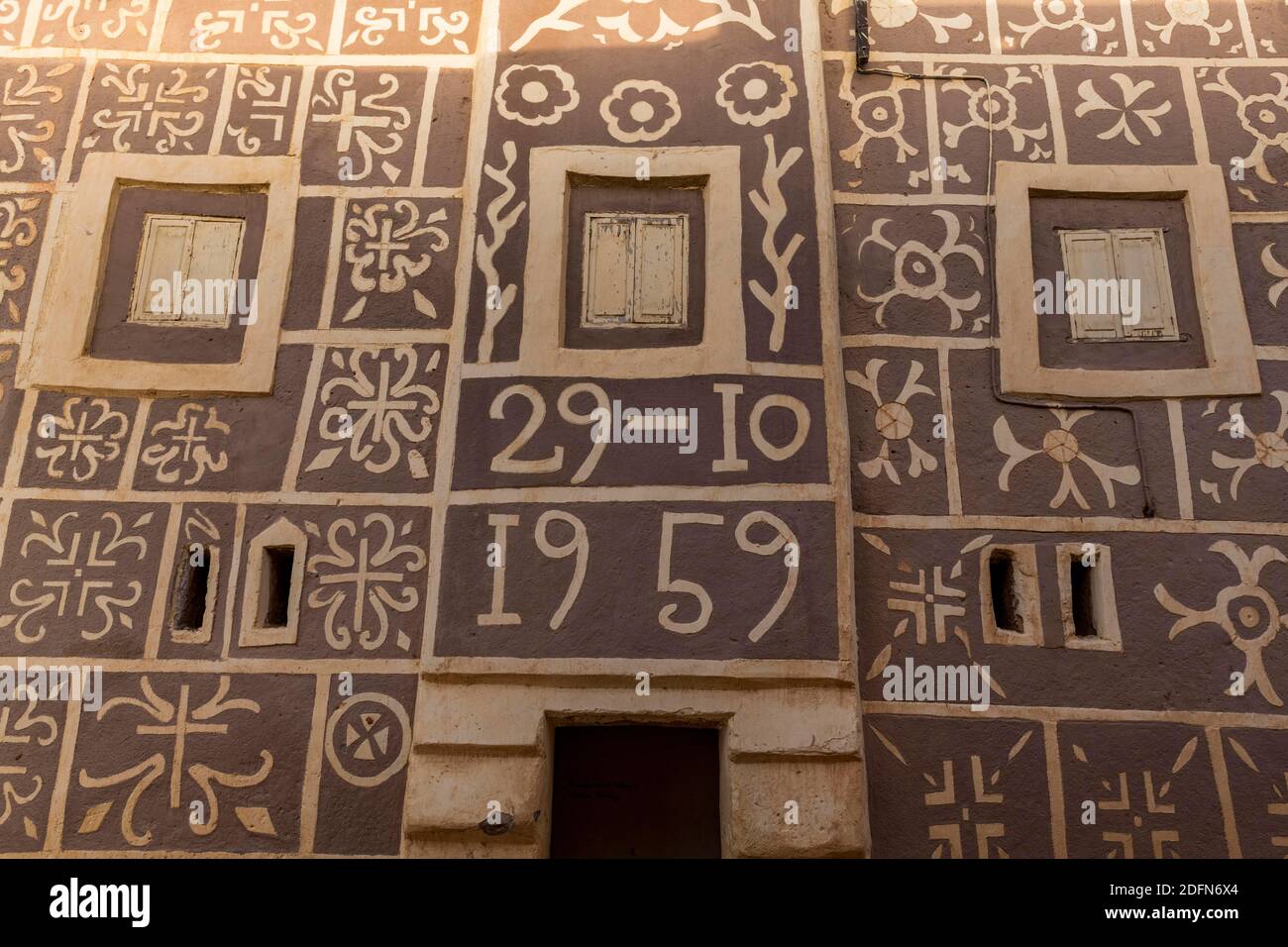 Facciata casa, architettura tradizionale, Agadez, Niger Foto Stock