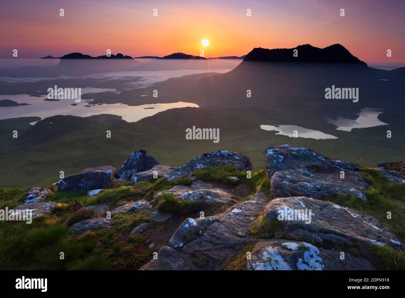 Vista di Suilven e cUL Mor, Sutherland, Scozia, Gran Bretagna Foto Stock