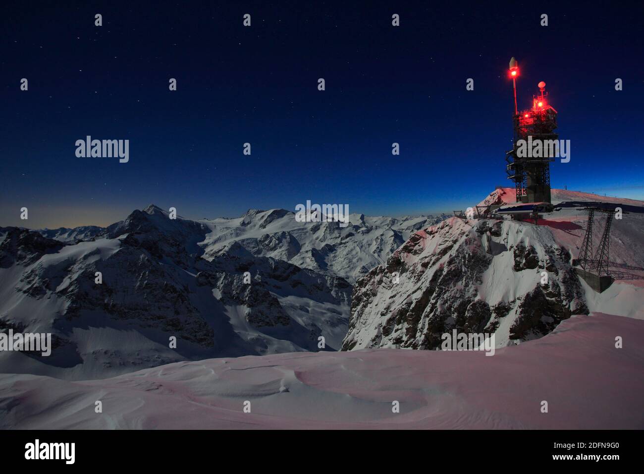 Torre radio, Titlis, Obwaldo, Berna, Alpi Grigioni, Alpi Svizzere Centrale,  Svizzera Centrale Foto stock - Alamy