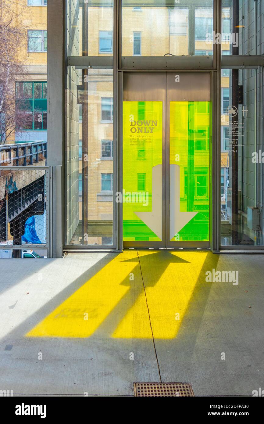 Ascensore che scende al Whitney Museum of American Art New York City Foto Stock