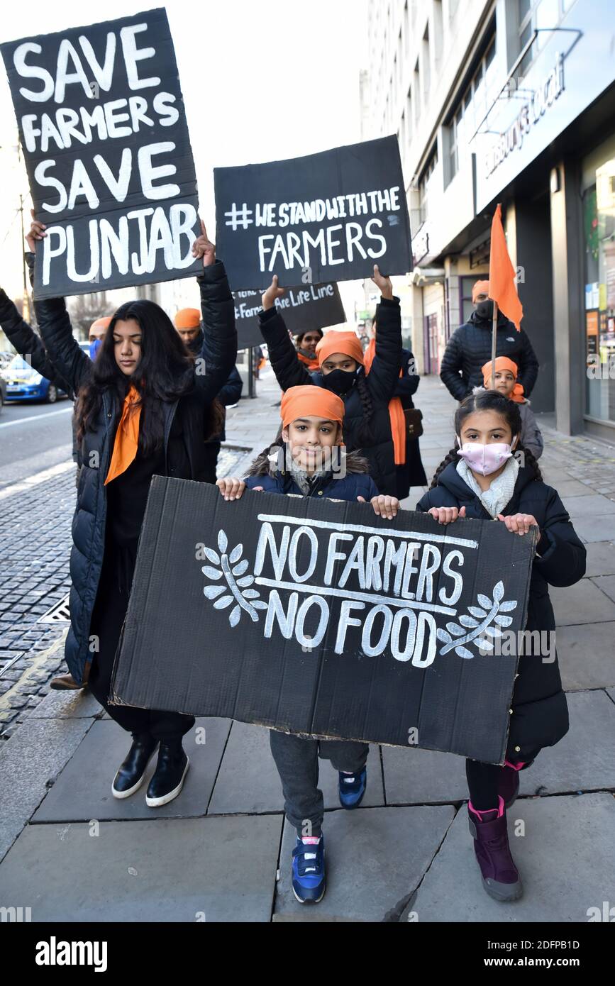 Londra, Regno Unito. 6 dicembre 2020. Proteste a Londra e alla High Commission dell'India contro le leggi agricole, Farmers Bill 2020. Credit: Matthew Chpicle/Alamy Live News Foto Stock