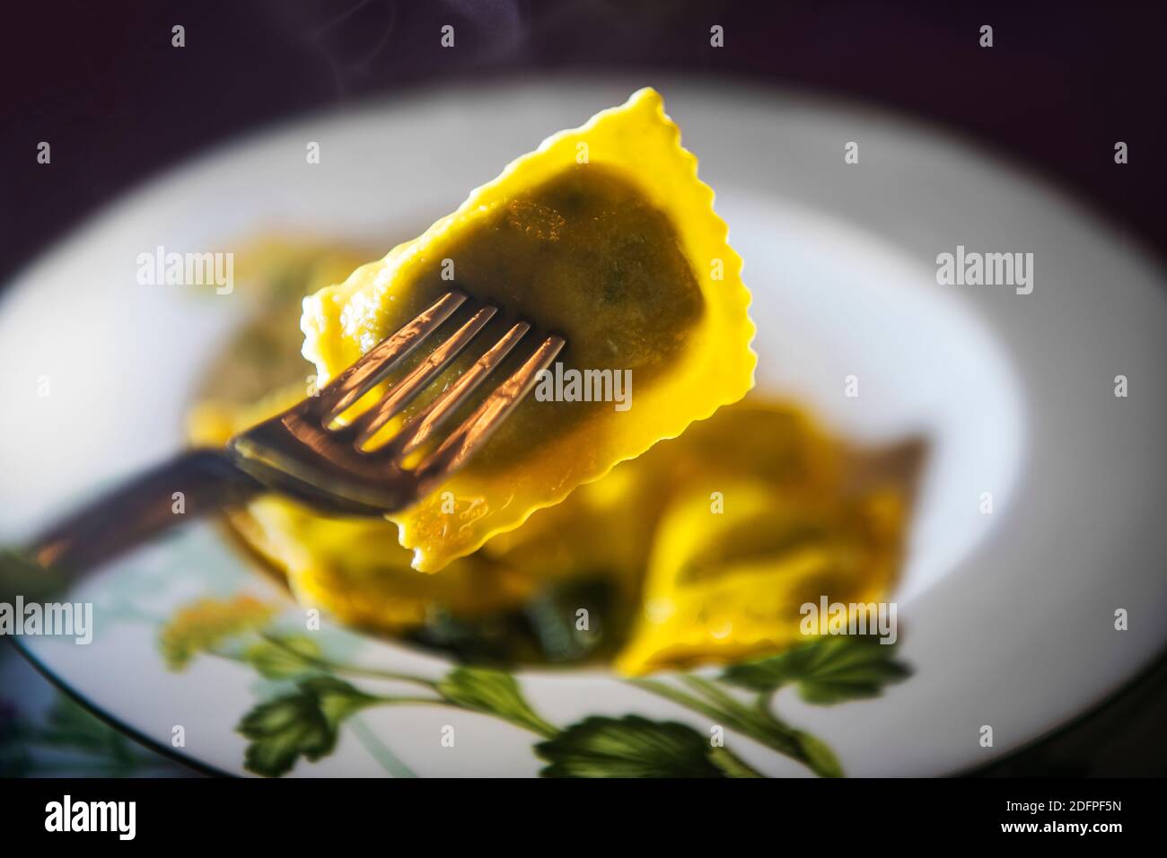 Ravioli italiani fatti in casa Foto Stock