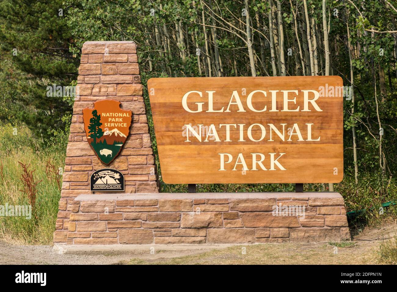 Cartello all'ingresso del Glacier National Park, Montana, USA Foto Stock