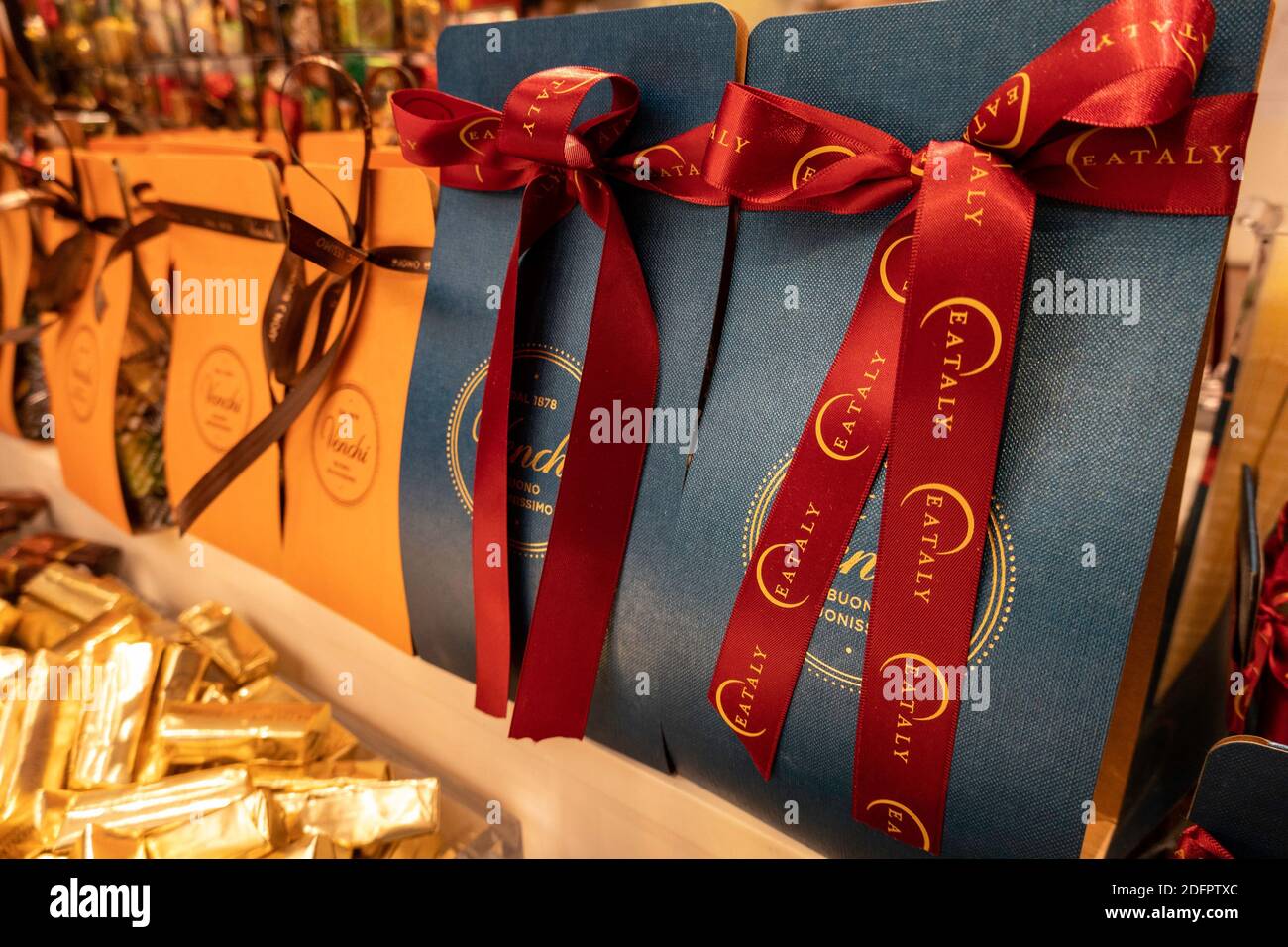 Eataly è una destinazione gastronomica italiana con negozi e ristoranti a New York City, USA 2020 Foto Stock