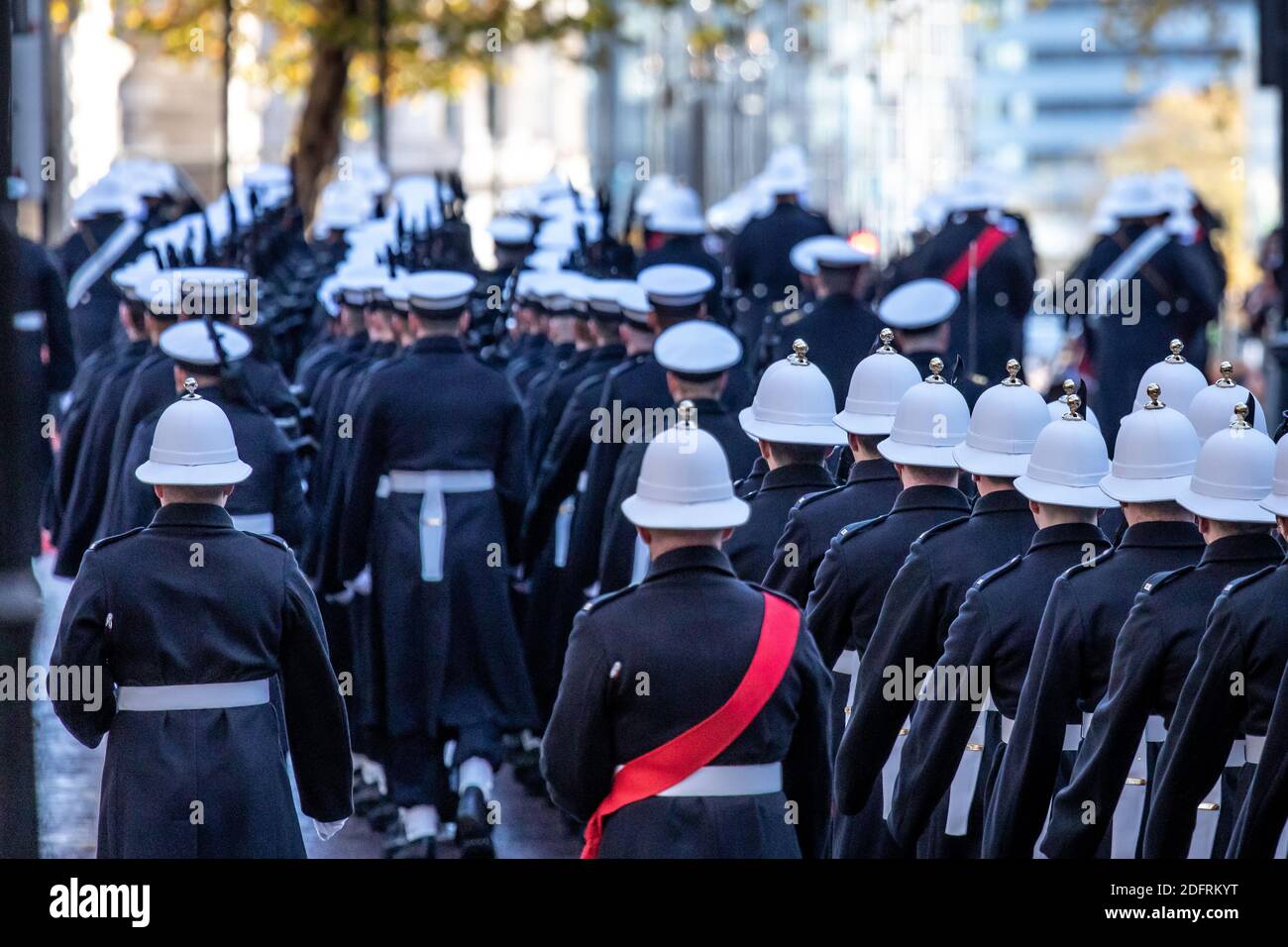 Royal Navy e Royal Marines contingente, Birdcage Walk, Londra Foto Stock