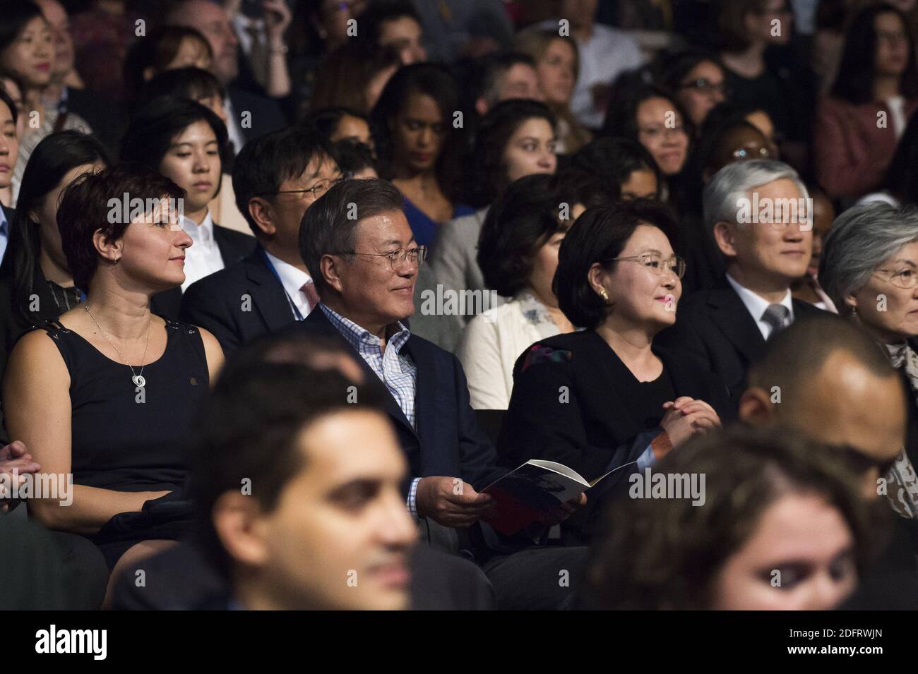 Il presidente sudcoreano Moon Jae-in e sua moglie Kim Jung-sook partecipano a un evento culturale coreano a Parigi il 14 ottobre 2018 durante la visita di Stato di Moon Jae-in 3 giorni in Francia. Foto di Eliot Blondt/ABACAPRESS.COM Foto Stock