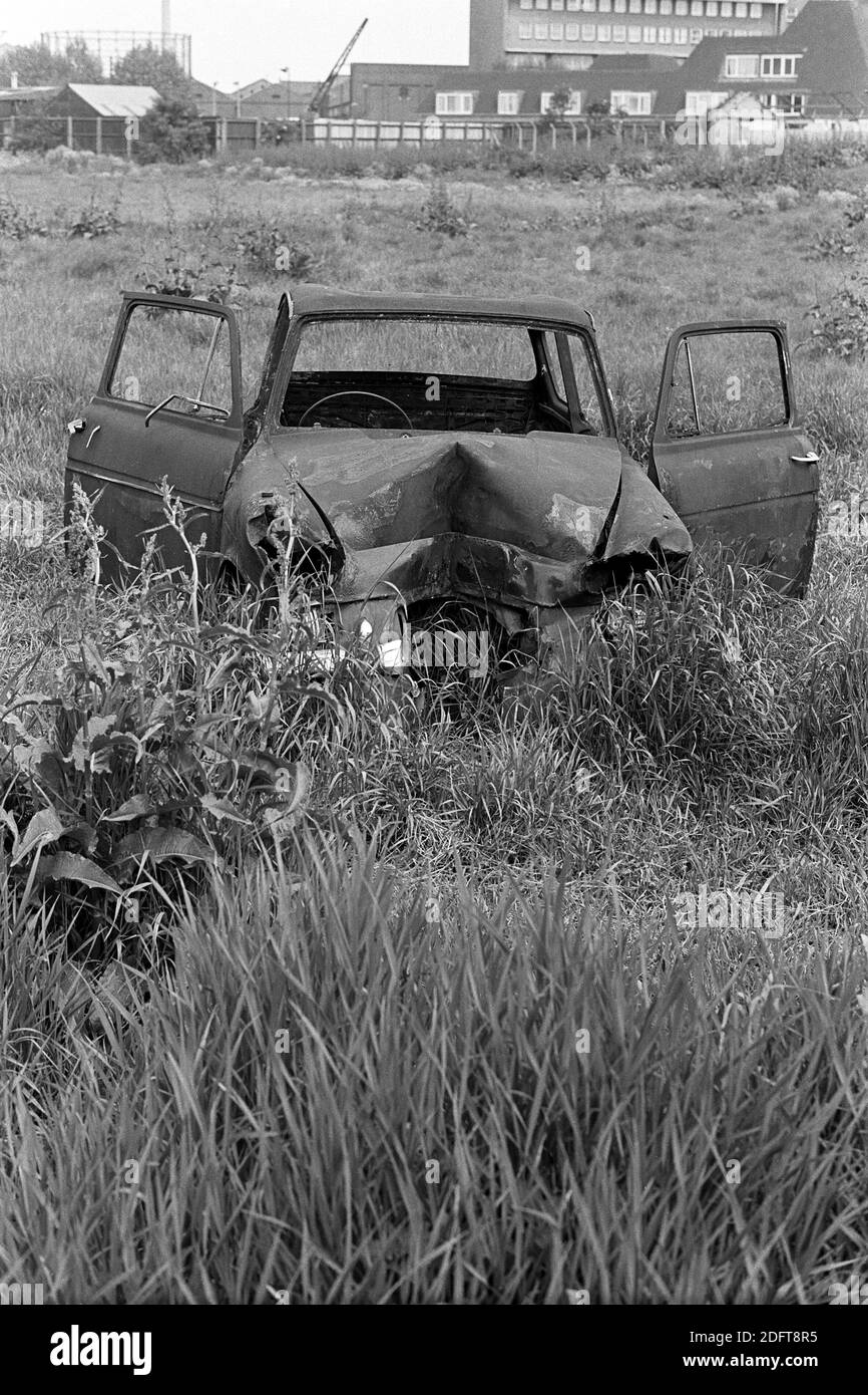 Docklands, Isle of Dogs, Londra, inizio 1974. Mudchute o il fangoso. Un'area a sud dell'isola in cui veniva deposto il limo che veniva dragato dai moli di Millwall. Ora è stato un'area molto vasta per i bambini avventurosi in cui giocare. Foto Stock