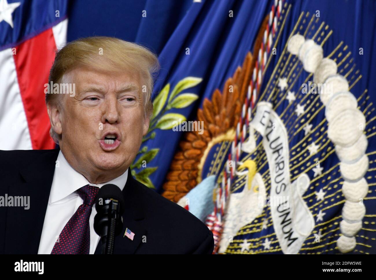 Il presidente DEGLI STATI UNITI Donald Trump parla di sostenere veterani e famiglie militari presso il South Court Auditorium dell'edificio EEOB, vicino alla Casa Bianca di Washington, DC, il 15 novembre 2018. Foto di Olivier Douliery/ABACAPRESS.COM Foto Stock