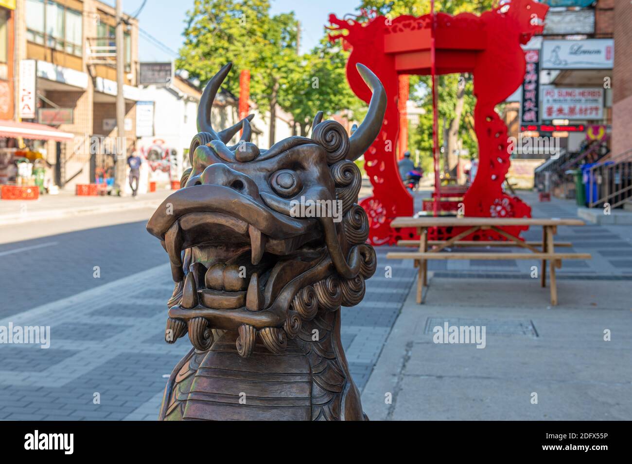 Scultura del drago a Chinatown a Toronto, Canada Foto Stock
