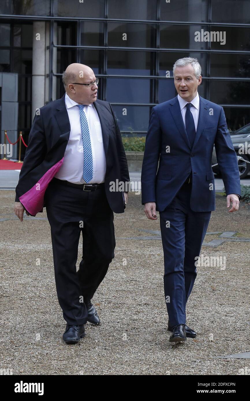 Ministro dell'Economia e delle Finanze Bruno le Maire Bruno le Maire e Ministro federale tedesco dell'Economia e dell'energia Peter Altmaier prima dell'incontro di 21 ministri europei membri degli uffici del Ministero delle Finanze 'amici delle Industriea' a Parigi, Francia, il 18 dicembre 2018. Foto di Henri Szwarc/ABACAPRESS.COM Foto Stock