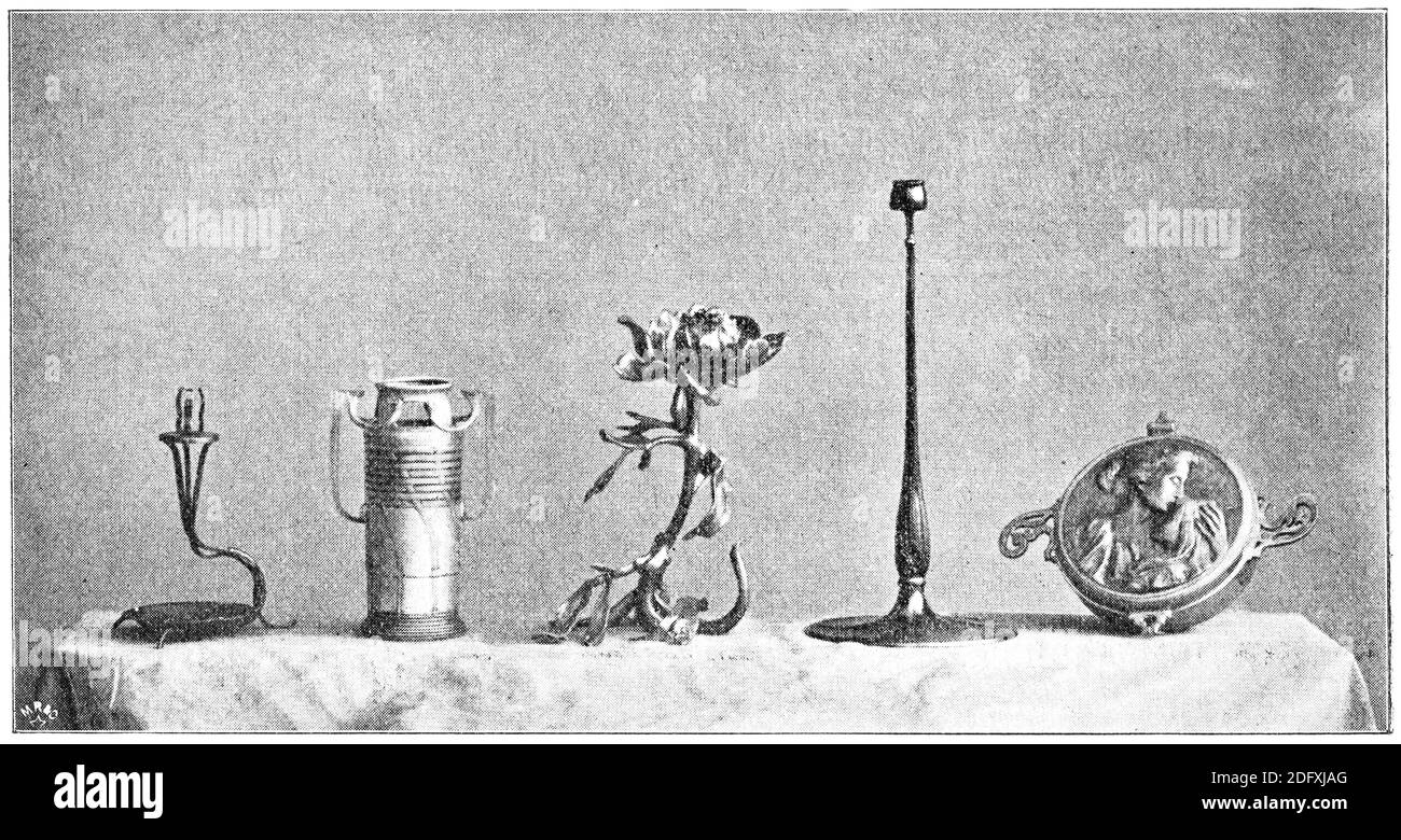 Vari portacandele, vaso di fiori e scatola di caramelle. Illustrazione del 19 ° secolo. Germania. Sfondo bianco. Foto Stock